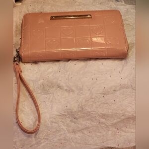BETSEY JOHNSON NWOT Mauve hearts 💕 and Wristlet Wallet Patent Leather